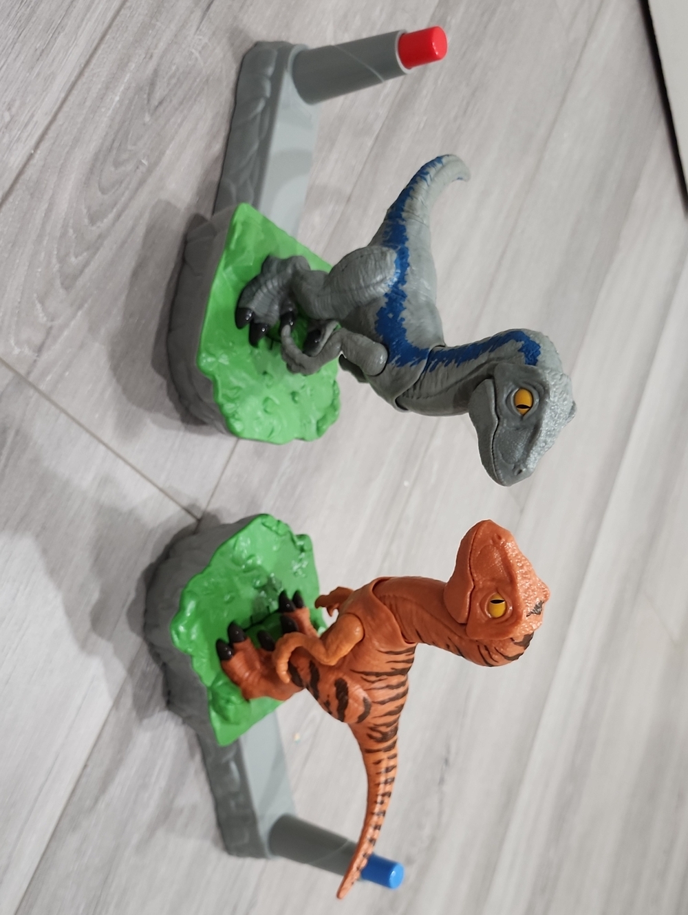 🦖Mattel Jurassic World Dominion Rock 'em Sock 'em Robots Blue vs Atrociraptor